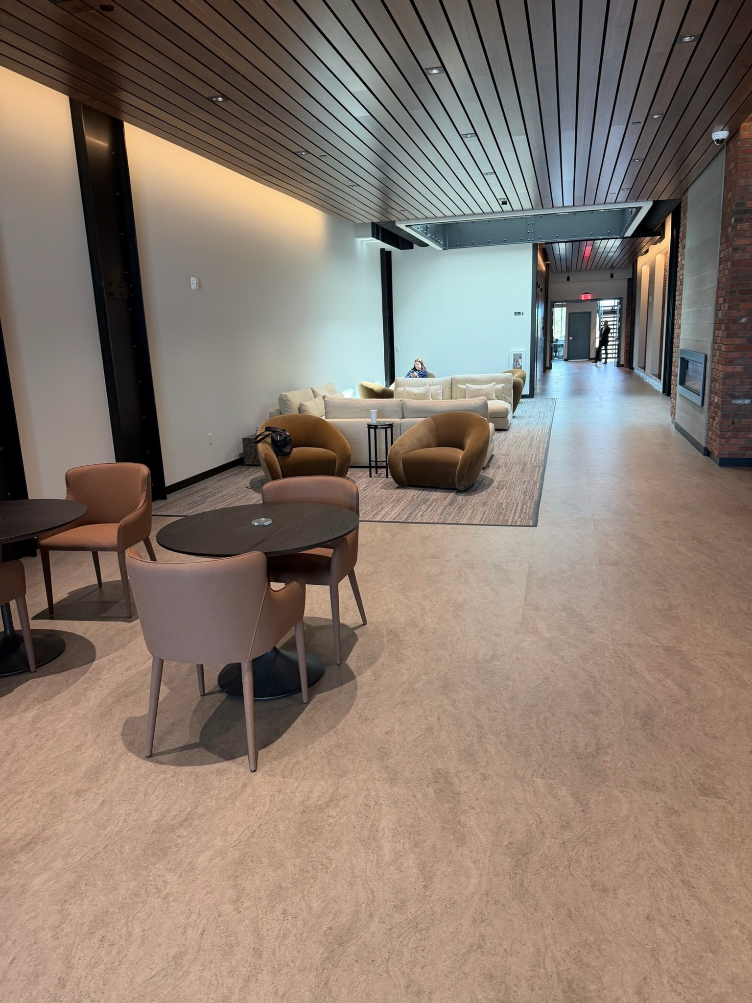 IMG 3722 71945506b9 - Notes from Clay Lacy’s Newly-Upgraded OXC Digs - Which are Absolutely Fabulous – and our Dassault Falcon 6X Tour - The FLY Report