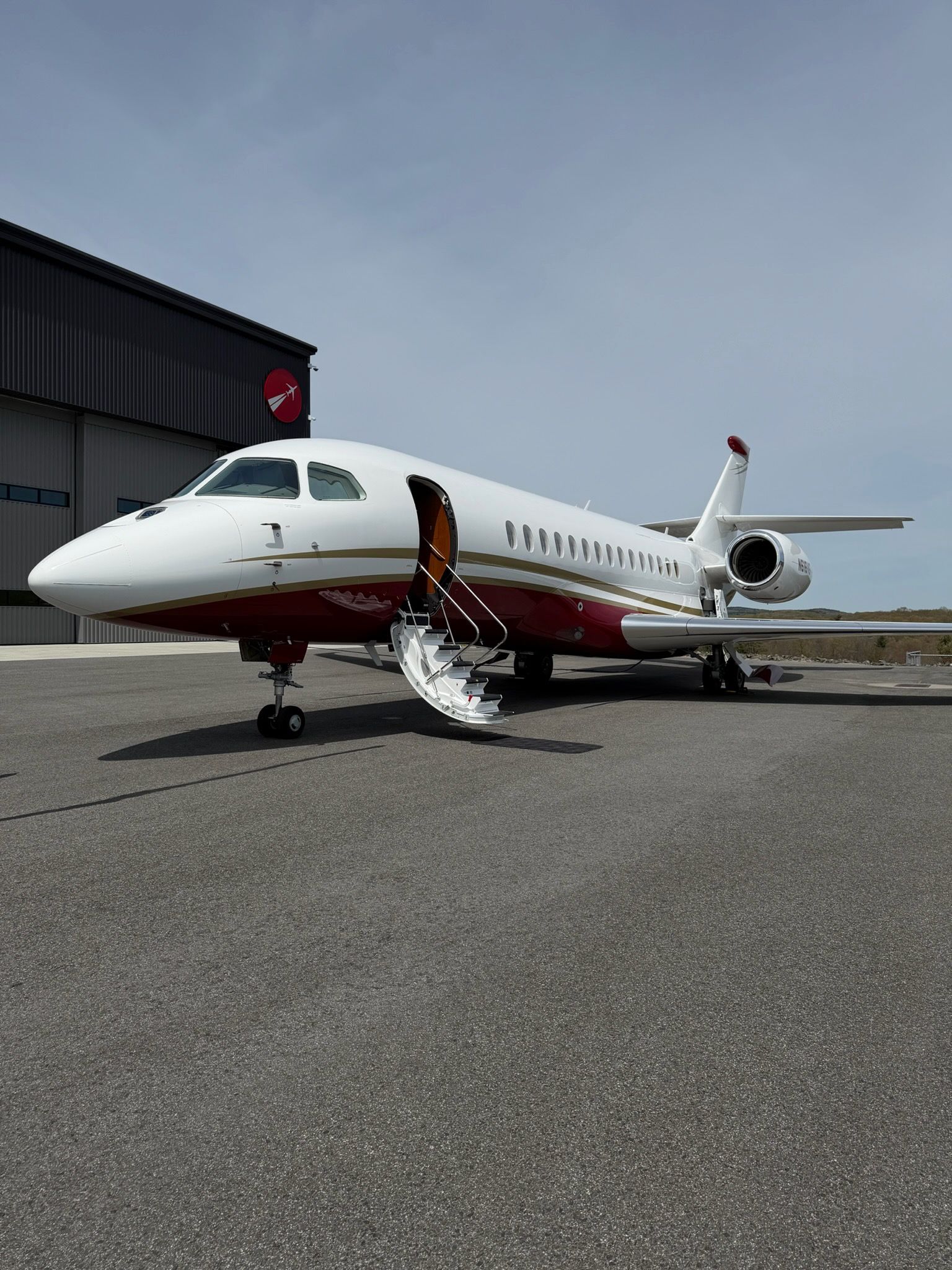 IMG 4037 c9e193d881 - Notes from Clay Lacy’s Newly-Upgraded OXC Digs - Which are Absolutely Fabulous – and our Dassault Falcon 6X Tour - The FLY Report