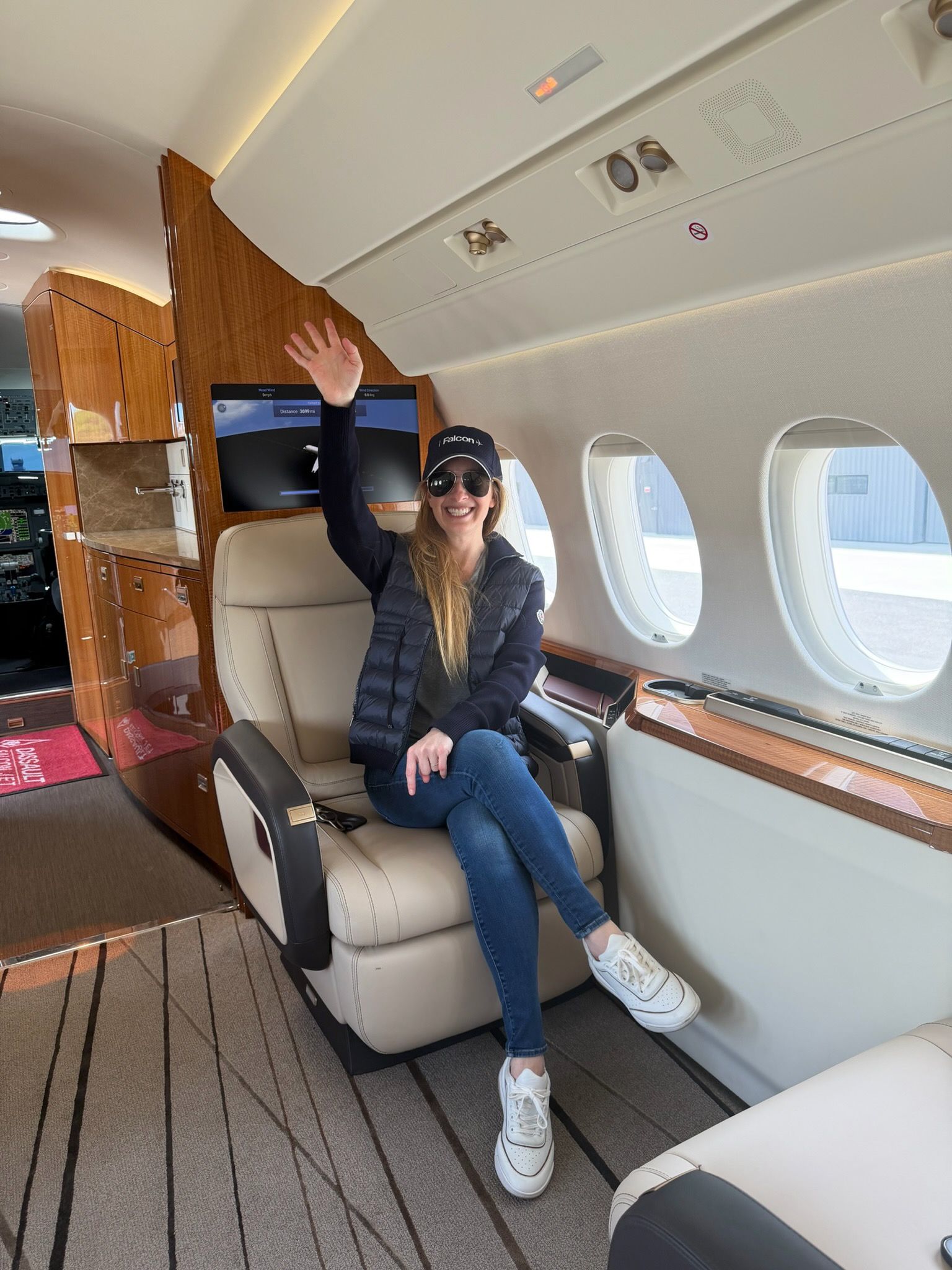 IMG 4098 d1bfbe4a31 - Notes from Clay Lacy’s Newly-Upgraded OXC Digs - Which are Absolutely Fabulous – and our Dassault Falcon 6X Tour - The FLY Report