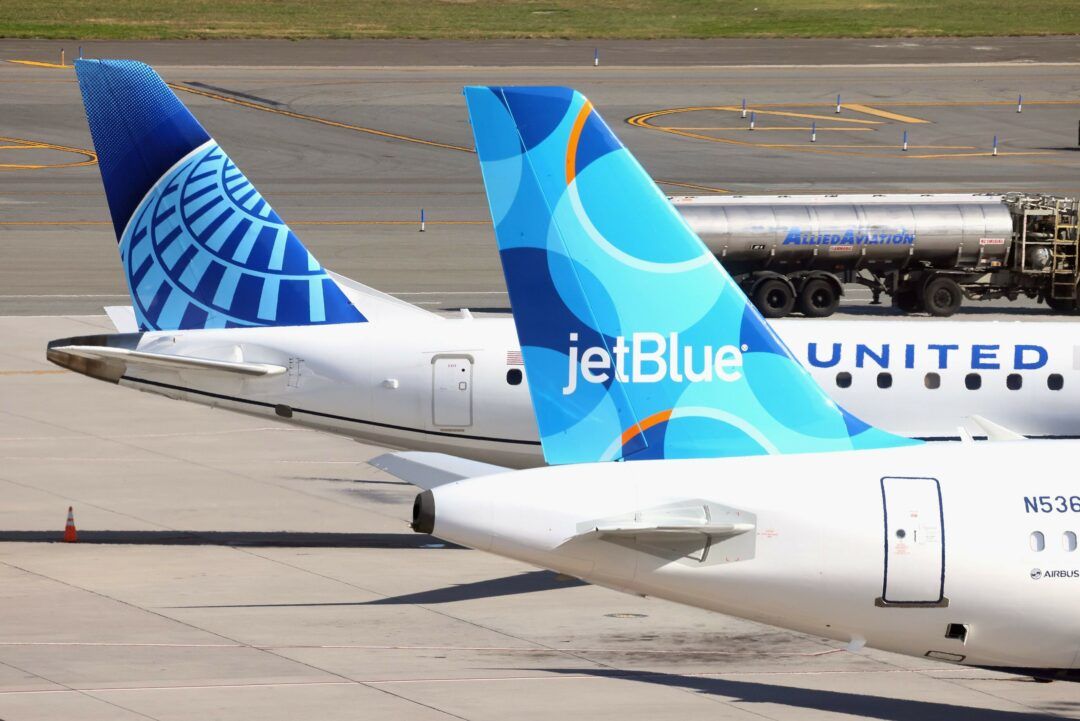 JET-BLUE-UNITED-BLOOMBERG.jpg