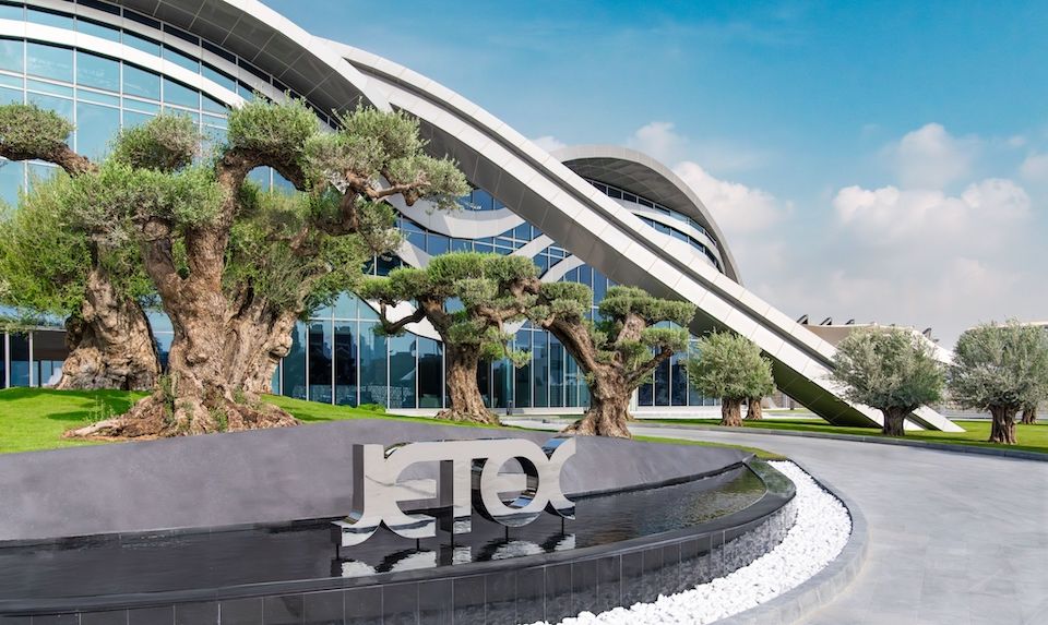 Jetex-Abu-Dhabi-Al-Bateen-Exective-Airport-2048x1222 - crop 10.jpg