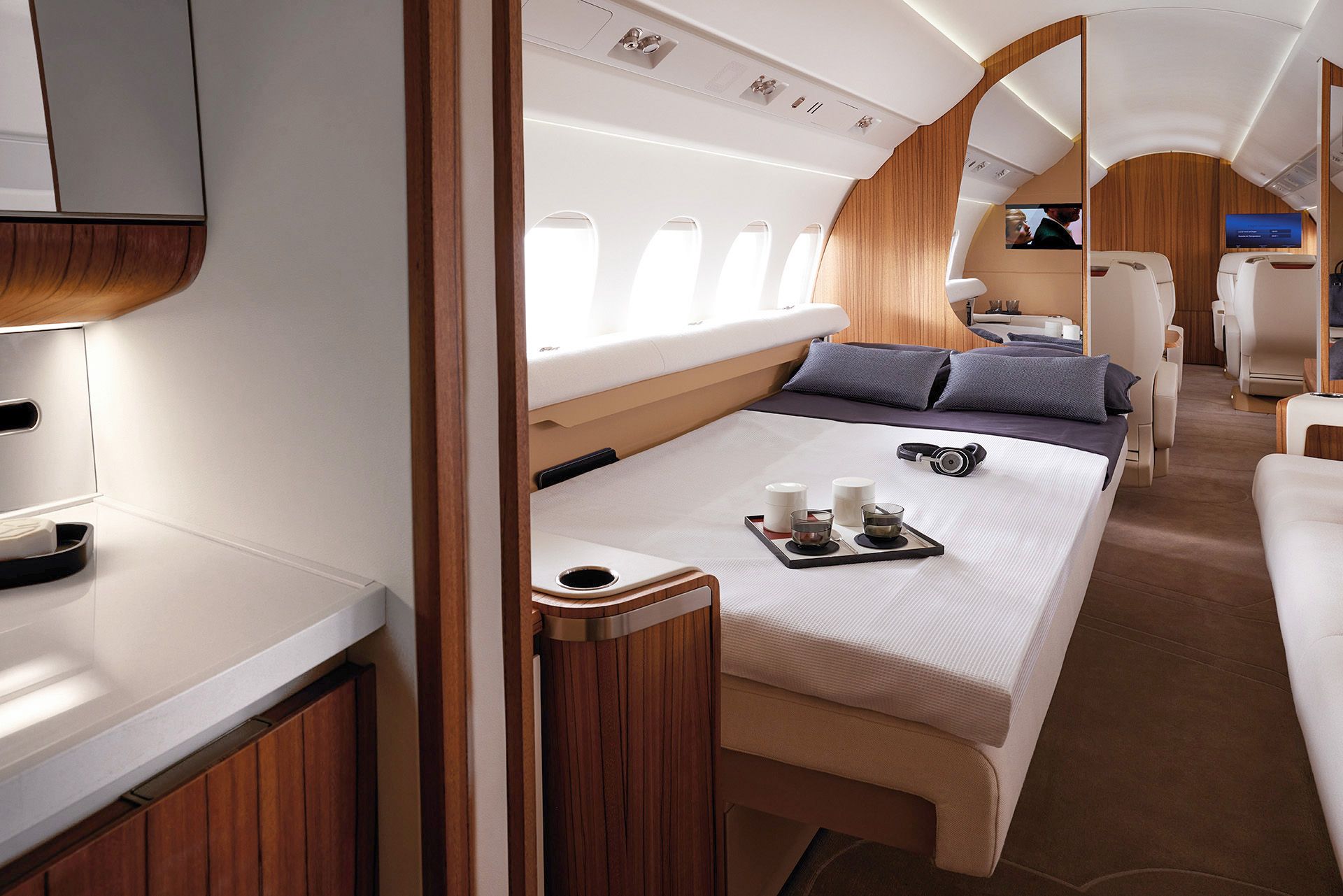 M 07 W 11 Falcon6 X 1467 9f752394bc - Notes from Clay Lacy’s Newly-Upgraded OXC Digs - Which are Absolutely Fabulous – and our Dassault Falcon 6X Tour - The FLY Report