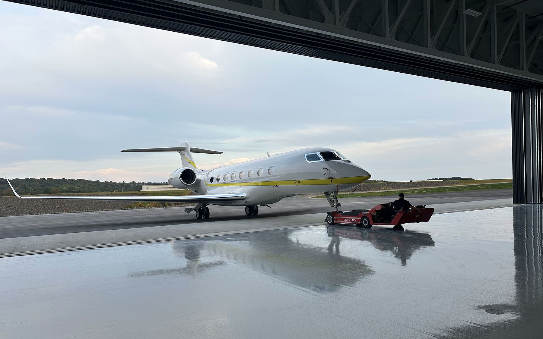 OXC Website Image 10 8eae1c138d - Notes from Clay Lacy’s Newly-Upgraded OXC Digs - Which are Absolutely Fabulous – and our Dassault Falcon 6X Tour - The FLY Report