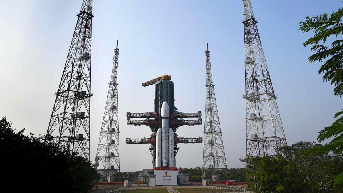 India’s ISRO To Launch AST SpaceMobile’s BlueBird 6 Smartphone ...