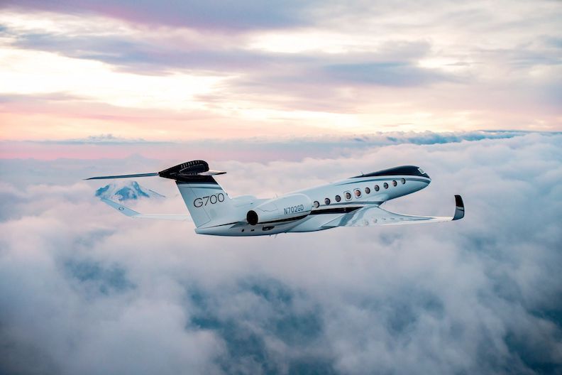 Gulfstream Announces its First Two G700 Customer Deliveries