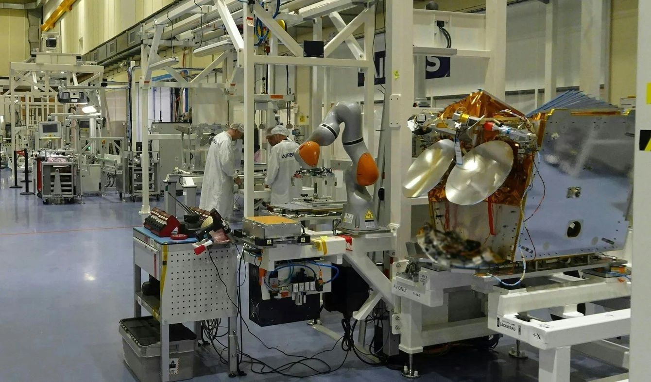 eutelsat copy.jpg